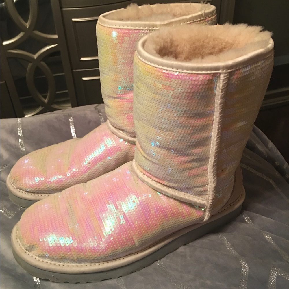 UGGS